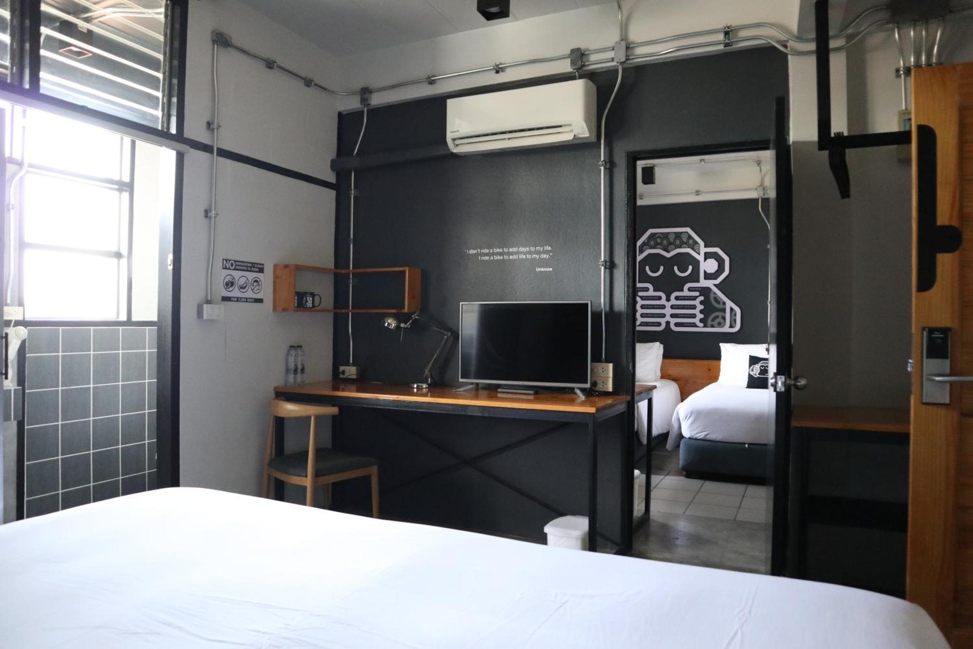 Blu Monkey Hub&Hotel Suratthani - SHA PLUS Certificate Surat Thani Esterno foto