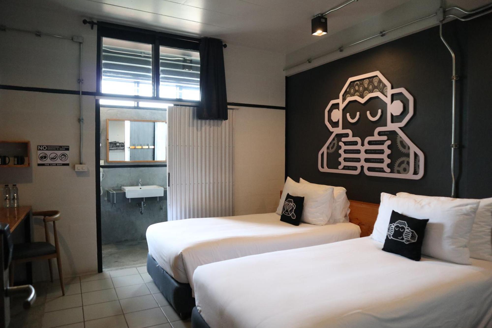 Blu Monkey Hub&Hotel Suratthani - SHA PLUS Certificate Surat Thani Esterno foto