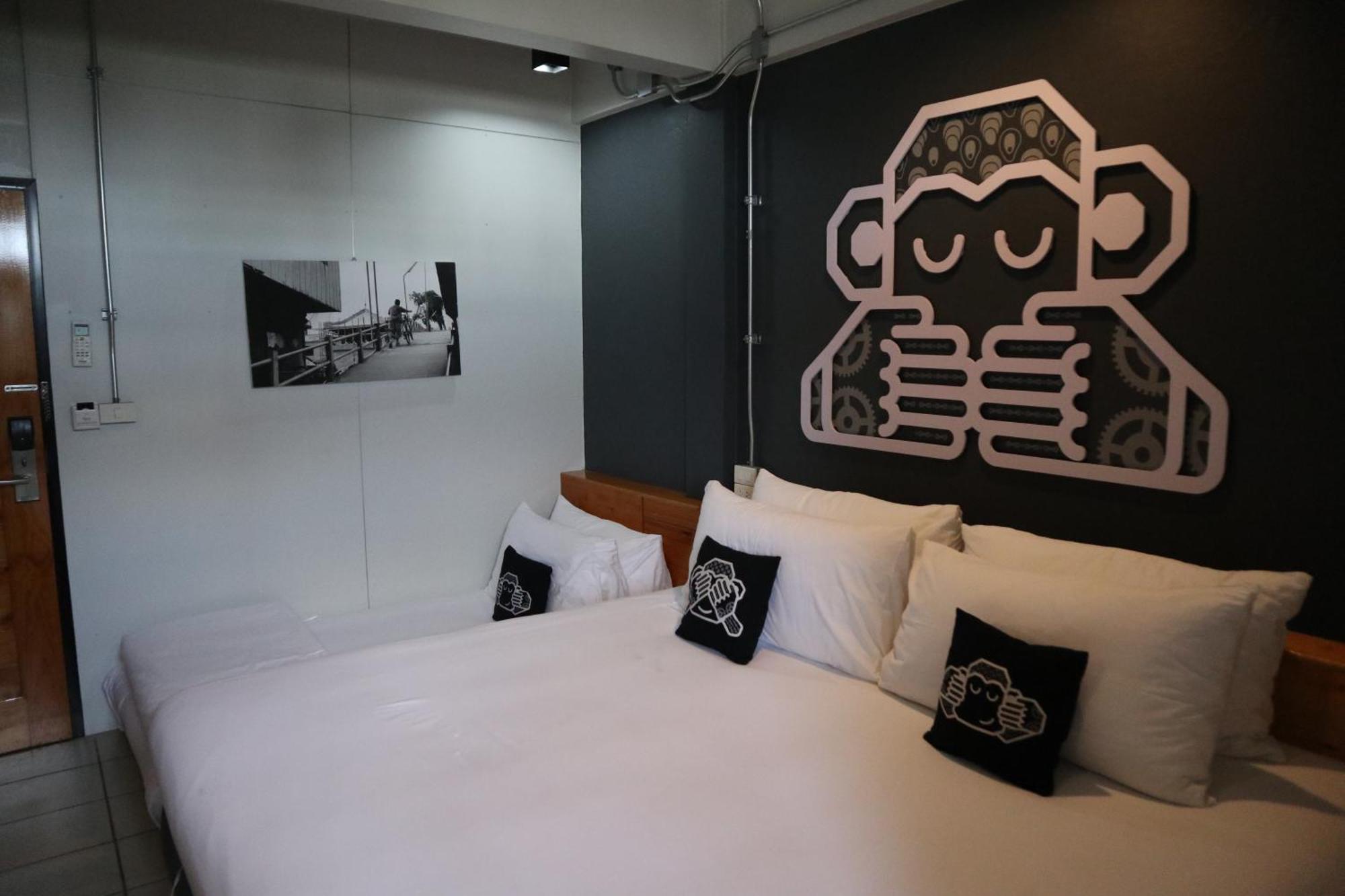 Blu Monkey Hub&Hotel Suratthani - SHA PLUS Certificate Surat Thani Esterno foto